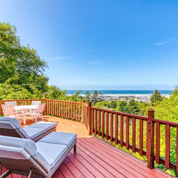 Relax and Enjoy Expansive Ocean Views from Your Own Private Retreat - Image 1