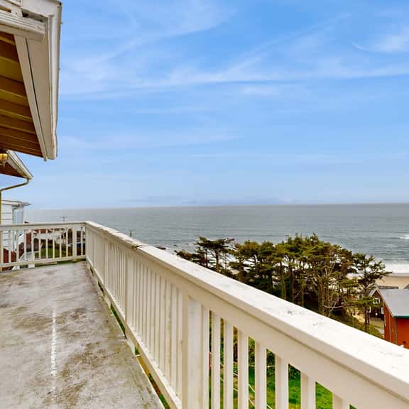 Newly Remodeled Condo with Marvelous Ocean Views Nearby Beach Access Dogs OK - Image 1
