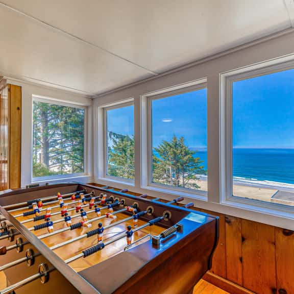 Spacious ocean view home with wood fireplace grill and deck dog friendly - Image 1