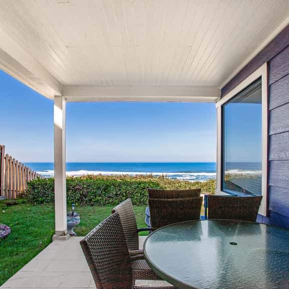 Coastal gem with ocean views easy walk to beach and WiFi - Image 1