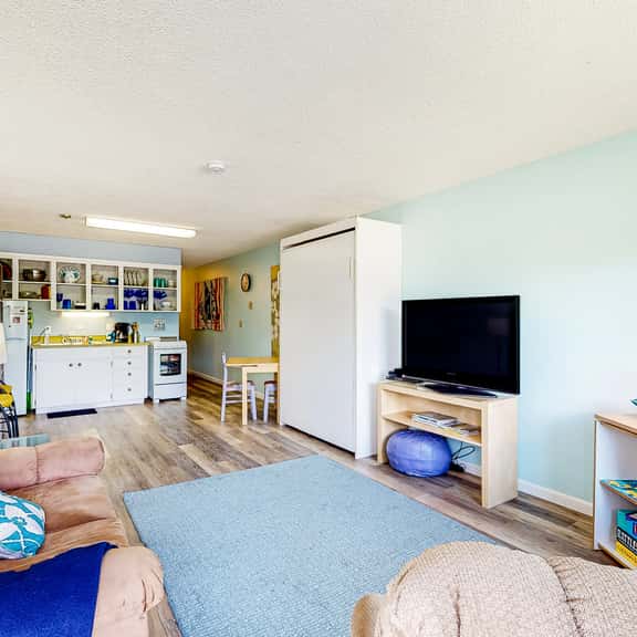 Proposal Rock Charmer Condo in Neskowin with creekside and ocean views - Image 1