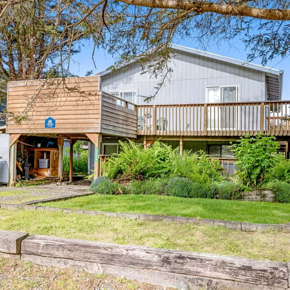 Dog friendly oceanview home one block to beach - Image 1
