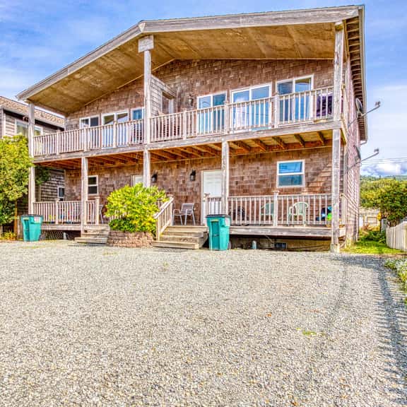 Ocean Views and Modern Interior Close to Rockaway Beach Dogs OK - Image 1
