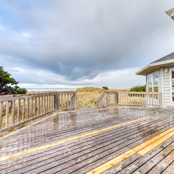 Dog friendly oceanfront house with wood burning fireplace deck and beach access - Image 1