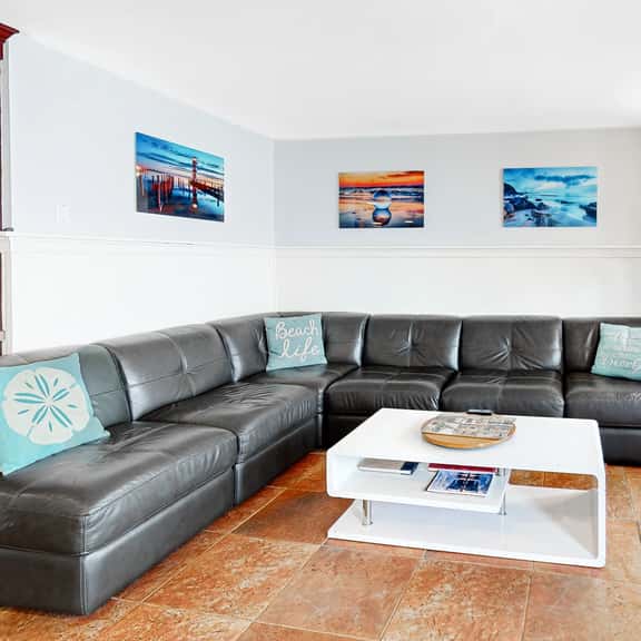 Charming dog friendly historical home with gorgeous ocean views - Image 1