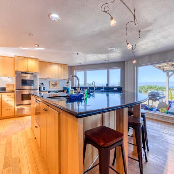 Oceanfront dog friendly beach house with game room and plenty of room - Image 1