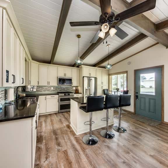 Snazzy home near the beach with private hot tub patio and grill - Image 1