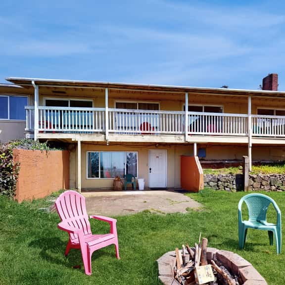 Dog Friendly Studio Condo with Ocean Views and Nearby Beach Access - Image 1