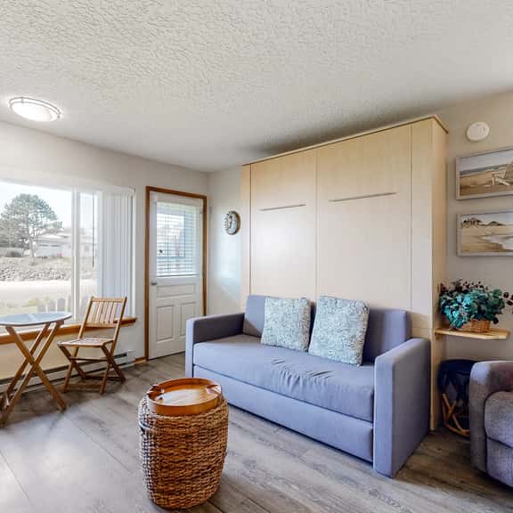 Beachfront dog friendly studio with amazing Proposal Rock view steps to the sand - Image 1