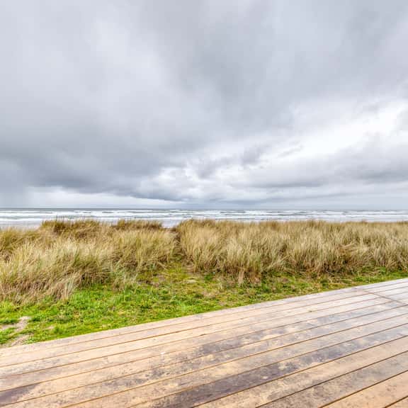 Oceanfront house with amazing views and short walk to downtown dogs welcome - Image 1