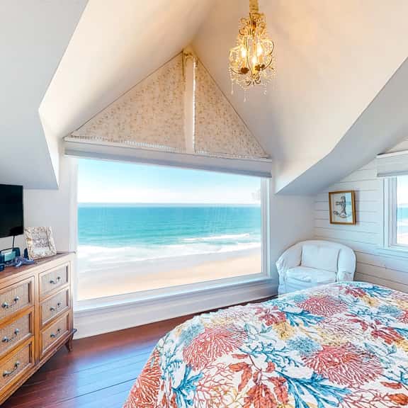 Oceanfront cottage with water view deck gas fireplace and washer dryer - Image 1