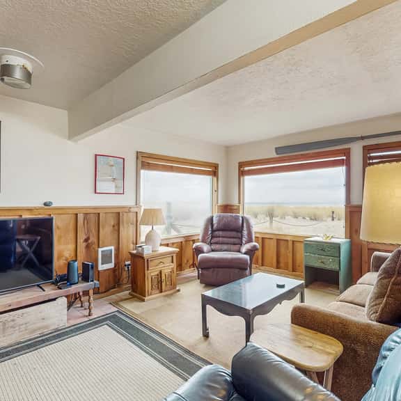 Cozy dog friendly home with ocean views beach access grill and WIFI - Image 1