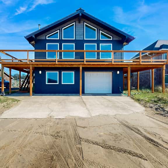 Designer home with stunning ocean and sunset views steps to beach dog friendly - Image 1