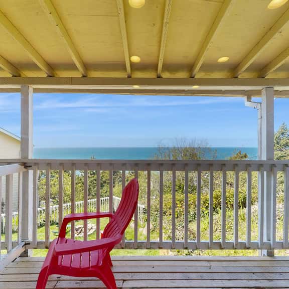 Lovely Oceanview Condo Close to the Beach Dogs Welcome - Image 1