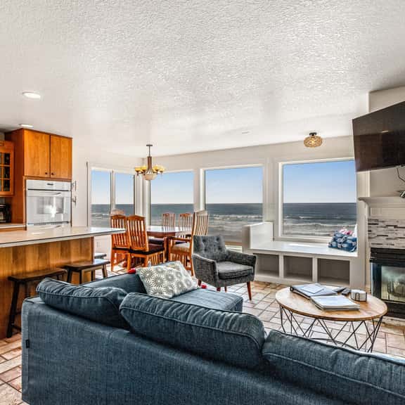 Waterfront dog friendly home a few steps from the beach with hot tub - Image 1