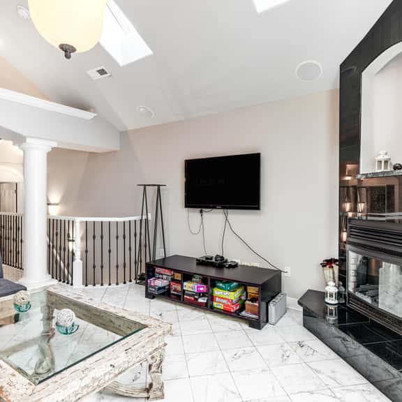 Oceanfront townhome with amazing views decks beach access and updated kitchen - Image 1