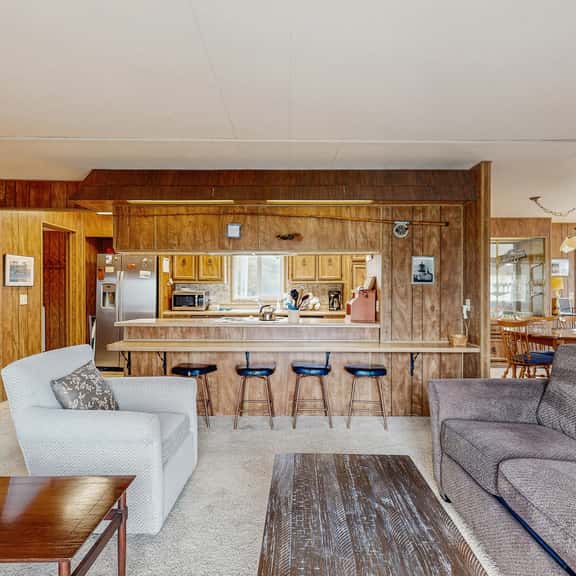 Classic home with partial ocean views and horseshoe pit close to beach - Image 1