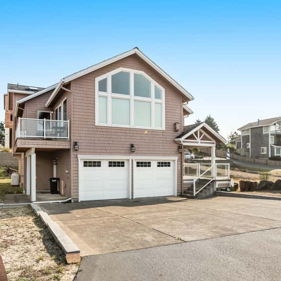Dog friendly beach home ideal for entertaining with 2 fireplaces and great kitchen - Image 1