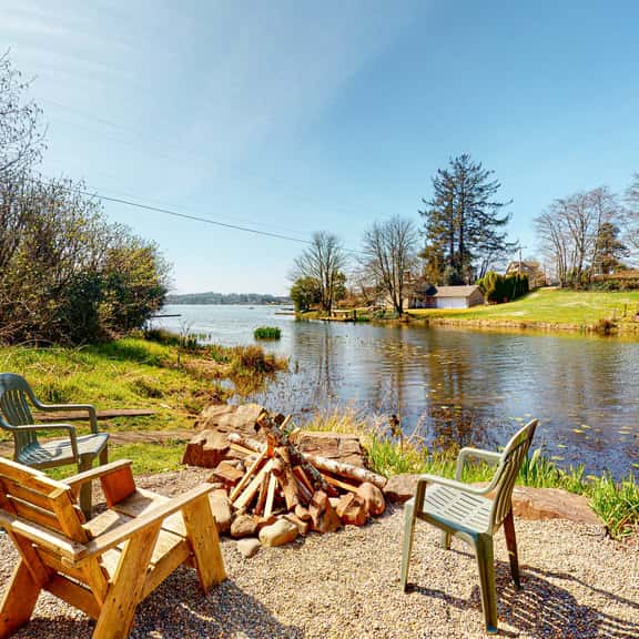 Charming Lakefront Home with Private Hot Tub and High Speed WiFi - Image 1