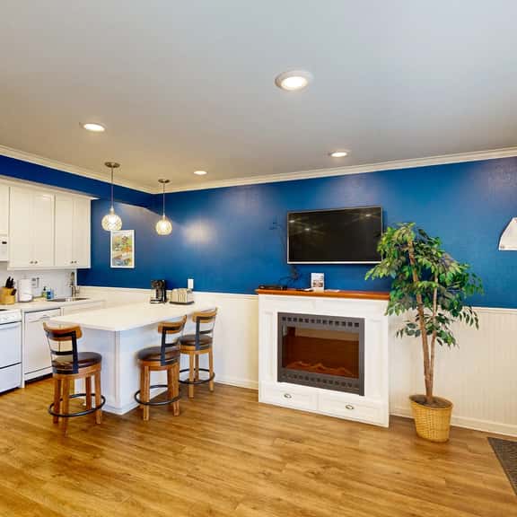 Modern and Colorful Condo Right Next to Beach - Image 1