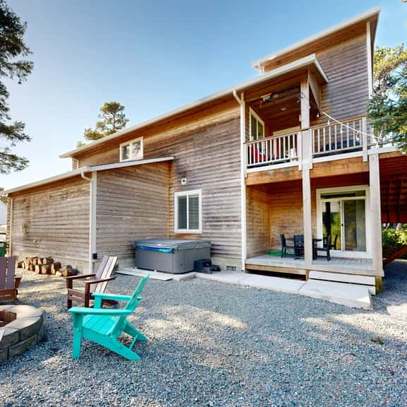 Beachside home with firepit media room walk 2 minutes to beach access - Image 1
