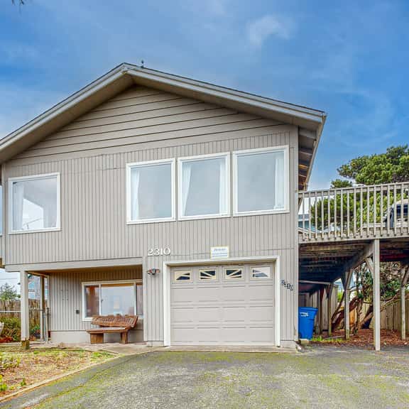 Cozy house close to beach hot tub and ocean views - Image 1