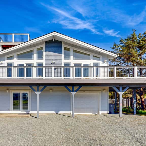 Ocean side home steps from sand dog friendly - Image 1