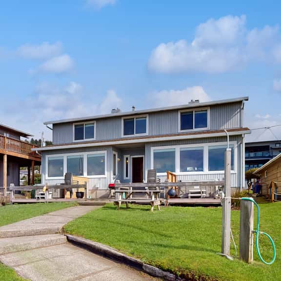 Beachfront ocean view duplex with private beach hot tub grill outdoor shower - Image 1