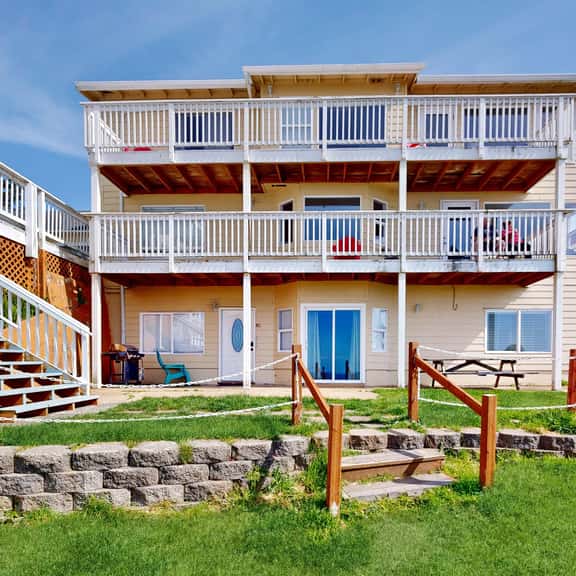 Romantic Ocean View Suite with Easy Beach Access Dog Friendly - Image 1