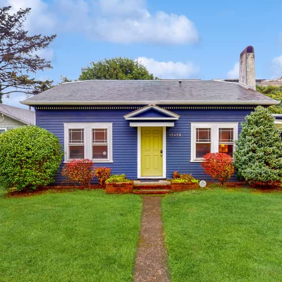 Coastal Craftsman with picture perfect bay views walk to Barview Jetty Beach - Image 1