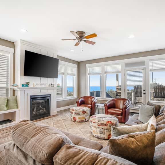 Gorgeous Ocean View Home with Private Hot Tub Fast WiFi Gas Fireplaces and with D - Image 1