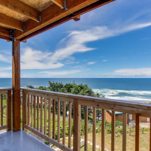 Luxurious and Spacious Renovated Condo with Gorgeous Ocean Views Dogs OK - Image 1