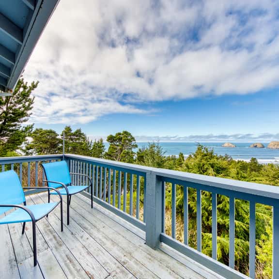 Stunning home with ocean view spacious deck with nice view - Image 1