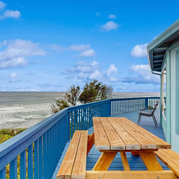 Dog friendly oceanfront home with private hot tub sauna and incredible view - Image 1