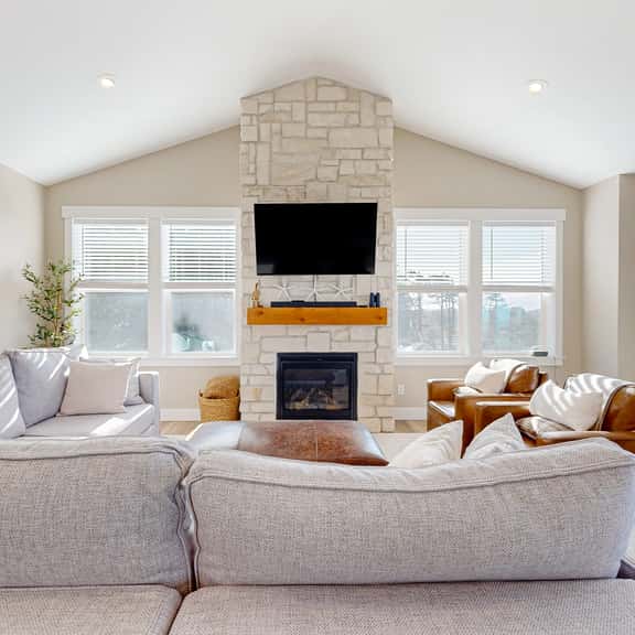 Beautiful and spacious oceanview home with hot tub and foosball table - Image 1