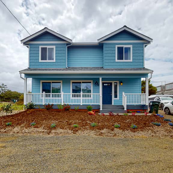4BR home steps from the beach with private hot tub fireplace and firepit - Image 1