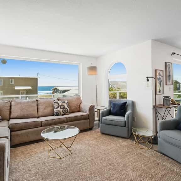 Dog friendly ocean view home with deck and enclosed yard 1 block to beach - Image 1