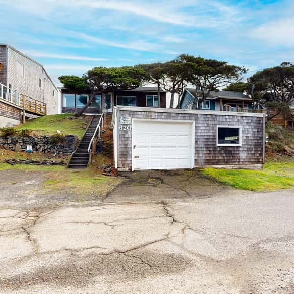 Vintage Style Home with Easy Beach Access Dog friendly - Image 1
