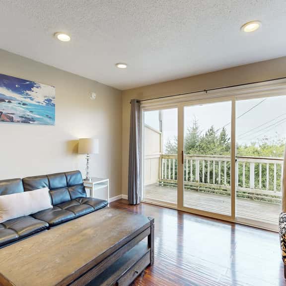 Oceanview Condo with Easy Beach Access and Full Kitchen Dogs OK - Image 1