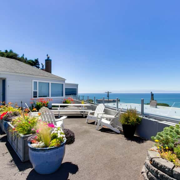 Cozy Ocean-View Condo Near Beach & Coastal Events - Image 1