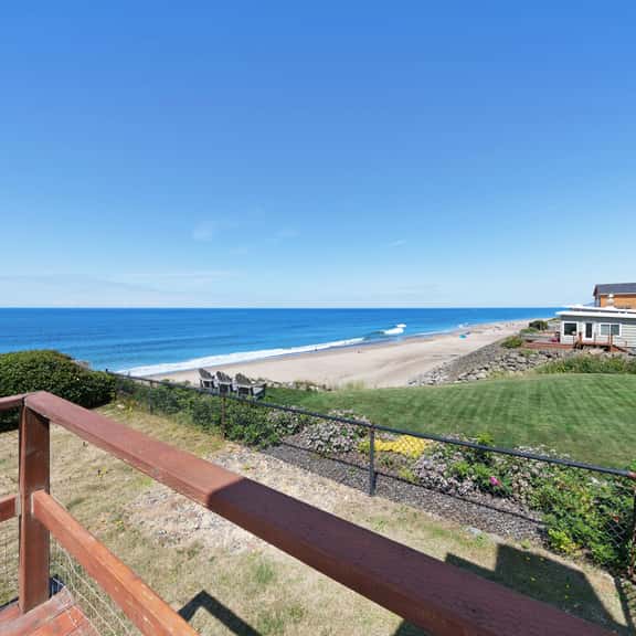Charming Oceanfront Home with Nearby Beach Access and Amazing Ocean Views - Image 1
