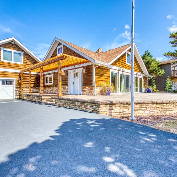 Lakefront home with furnished deck firepit and amazing views walk to the beach - Image 1