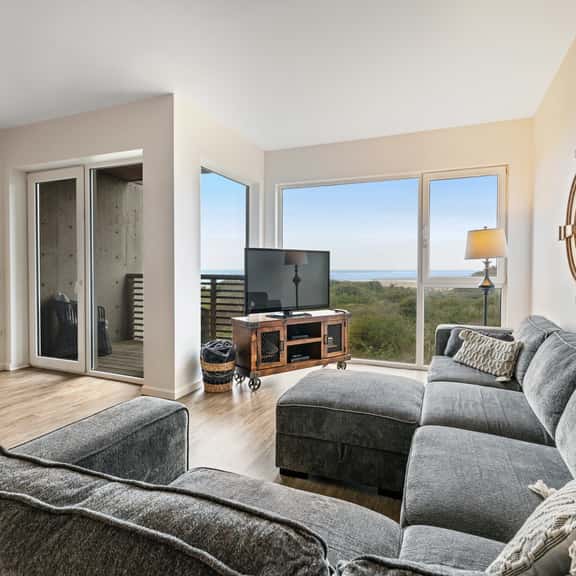 Modern Condo on the Beach with Spectacular Views - Image 1