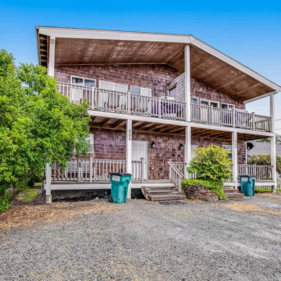 Just Across Street from Beach Ocean Views and Bright Interior Dog friendly - Image 1