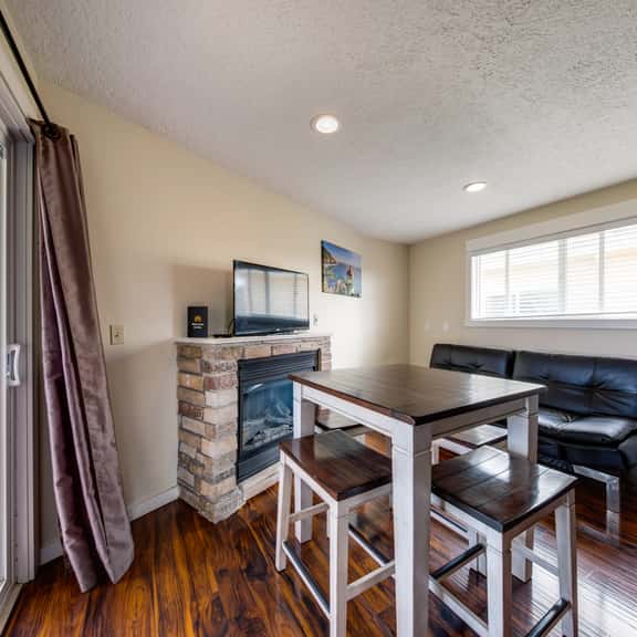 Upper Level Condo with Private Balcony and Nearby Beach Access Dog Friendly - Image 1