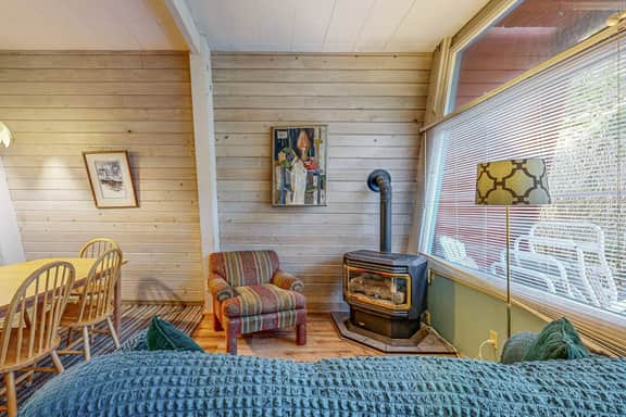 Fun and Unforgettable Beach House Dog friendly with a Great Location