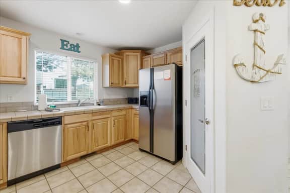 Lincoln City Beach Retreat with Hot Tub, Patio & Game Room