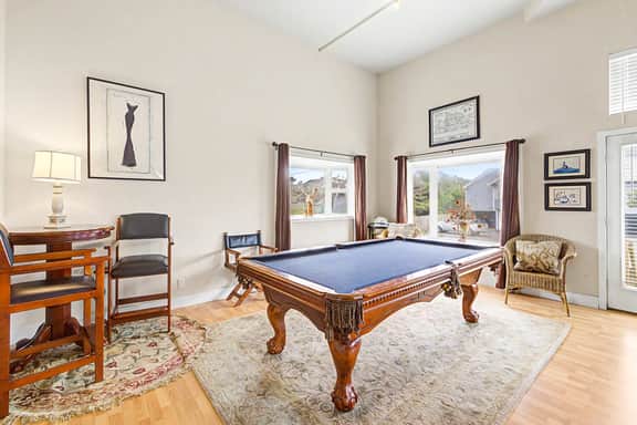 Luxury home with hot tub overlooking the beach and game room - Image 5