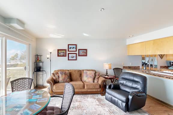 Historic Taft District condo with dazzling bay views fireplace and washer dryer