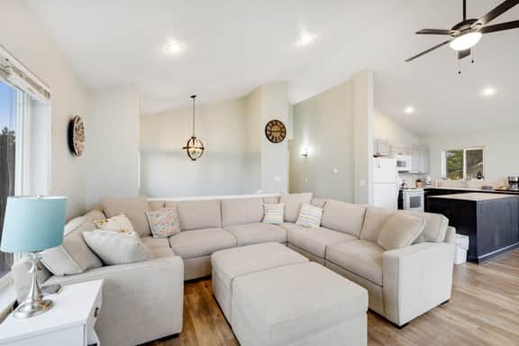 Spacious House with Partial Ocean Views Quiet Location and Two Living Rooms - Image 2
